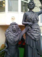 Patrona Bavaria und Löwe